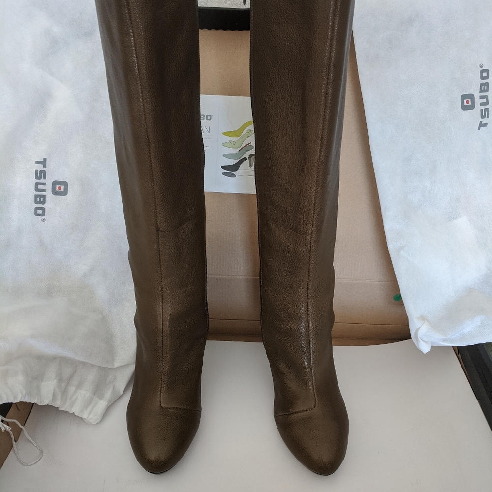 Tsubo Tarian Olivine color, size 10 M/B tall stacked heel boots NWT